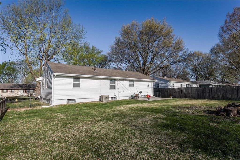 13111 Winchester Avenue — photo 34
