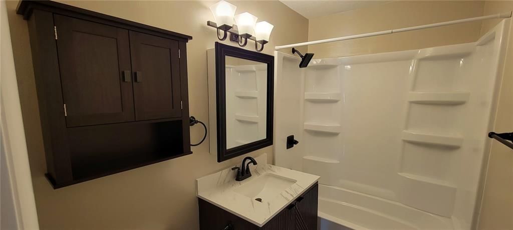 13111 Winchester Avenue — photo 38