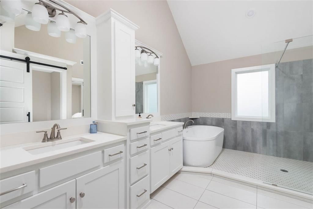 7430 N Lamar Drive — photo 17