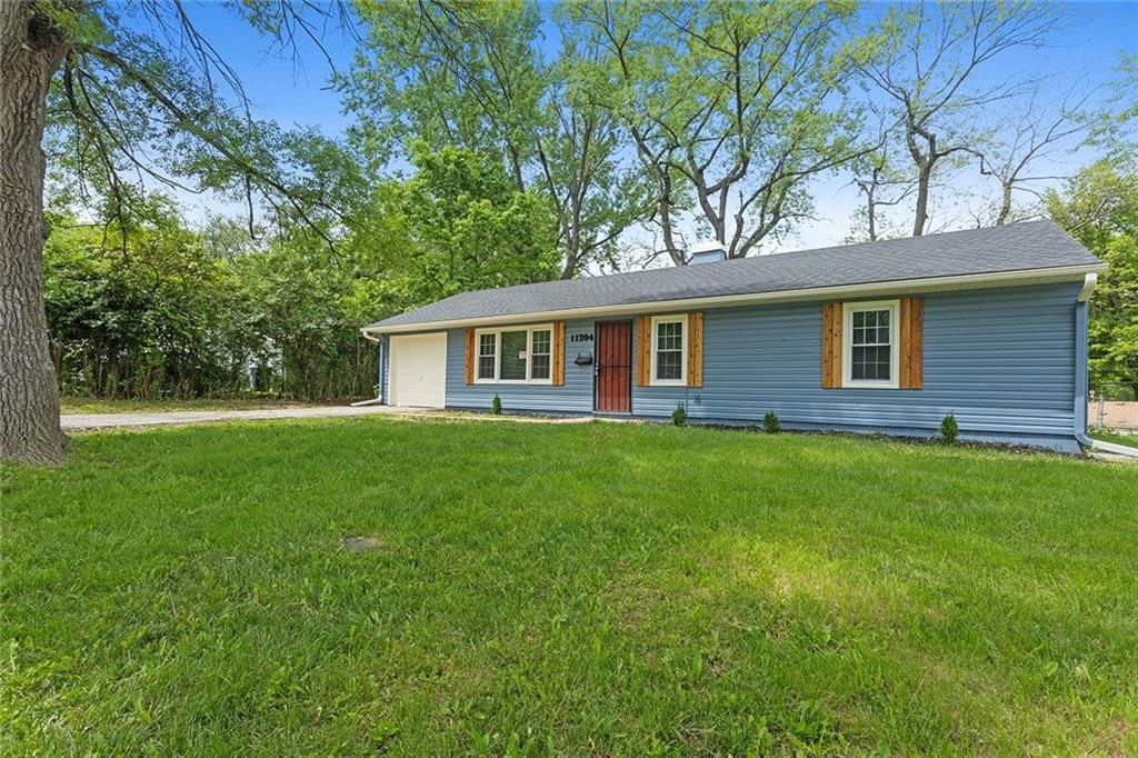 11204 DONNELLY Avenue — photo 2