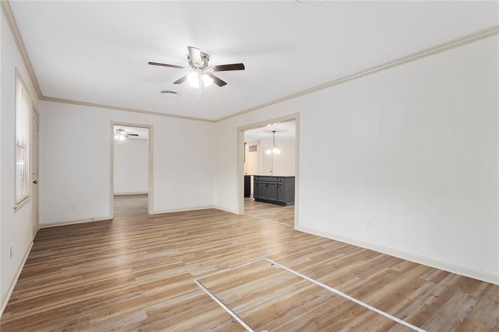 11204 DONNELLY Avenue — photo 10