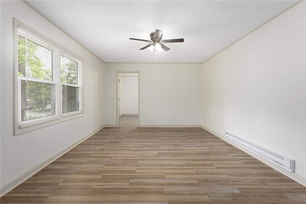 11204 DONNELLY Avenue — photo 11