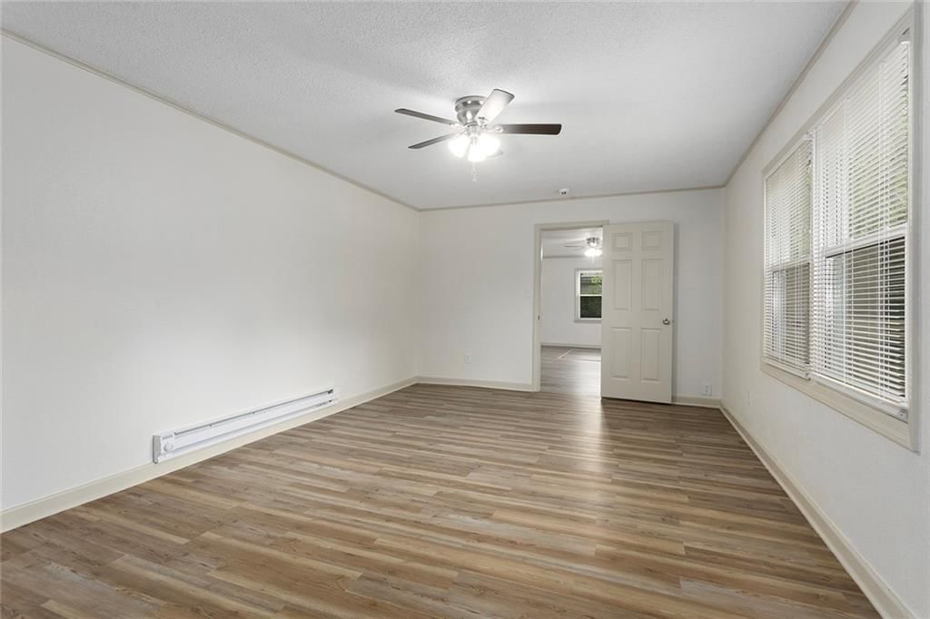 11204 DONNELLY Avenue — photo 12