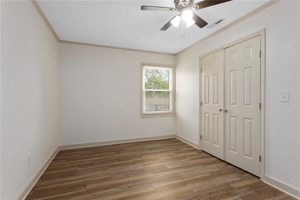 11204 DONNELLY Avenue — photo 13