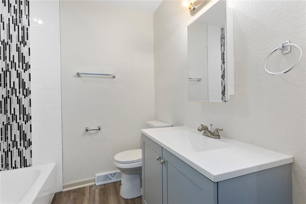 11204 DONNELLY Avenue — photo 15