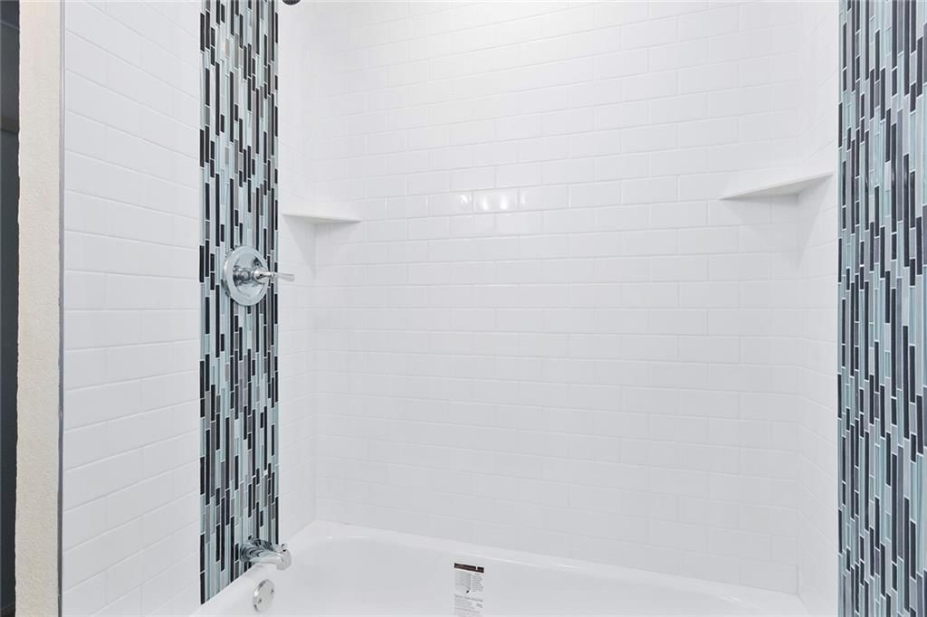 11204 DONNELLY Avenue — photo 16