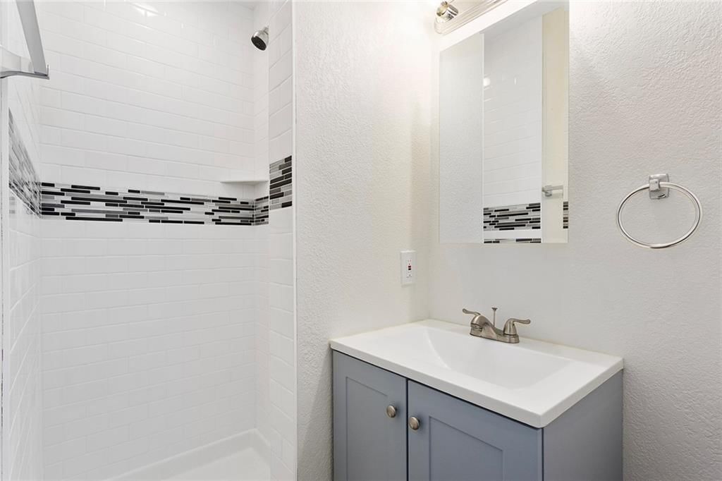 11204 DONNELLY Avenue — photo 19