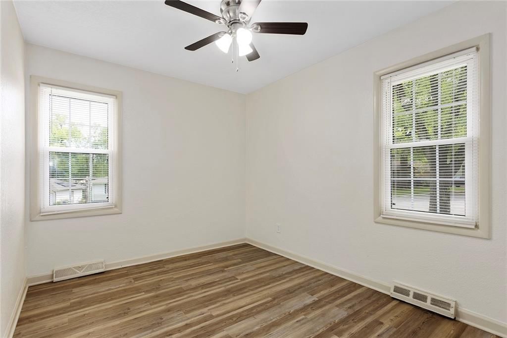 11204 DONNELLY Avenue — photo 20