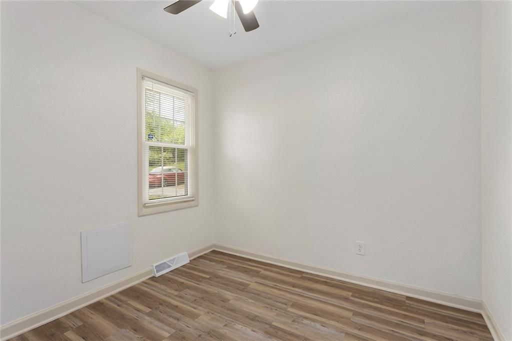 11204 DONNELLY Avenue — photo 22