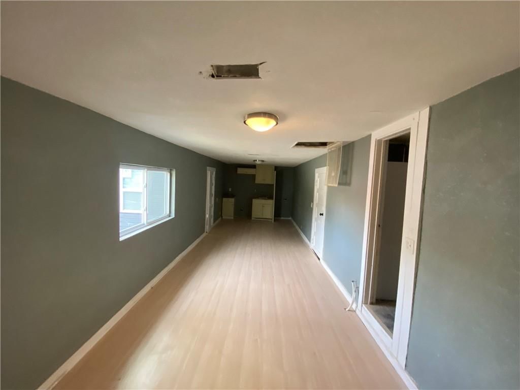 Photo 5 of 12 - 805 W South Avenue