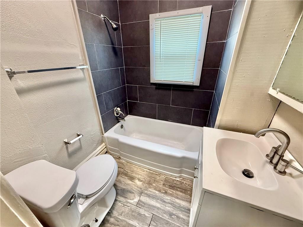 335 N Lawndale Avenue — photo 8
