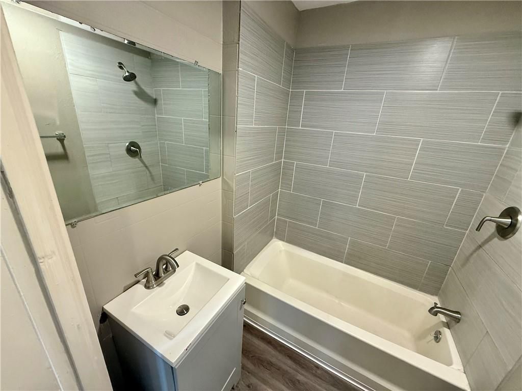 335 N Lawndale Avenue — photo 11
