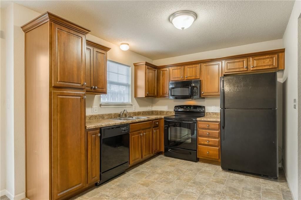 5512 NW Downing Street — photo 8