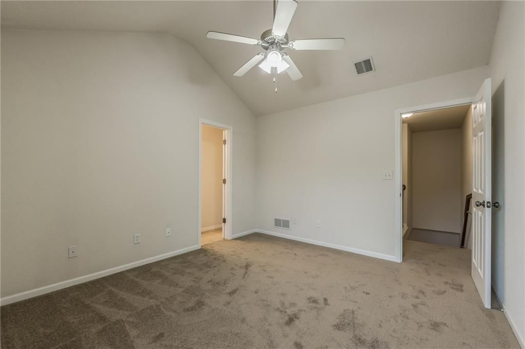 5512 NW Downing Street — photo 10