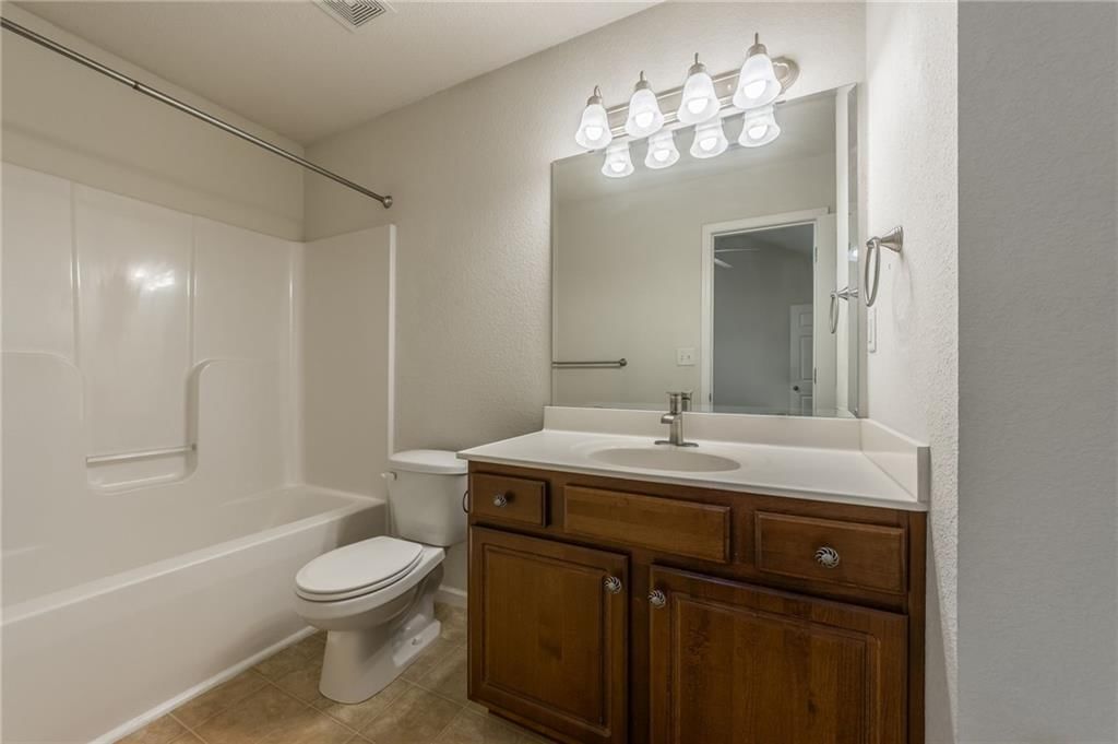 5512 NW Downing Street — photo 11
