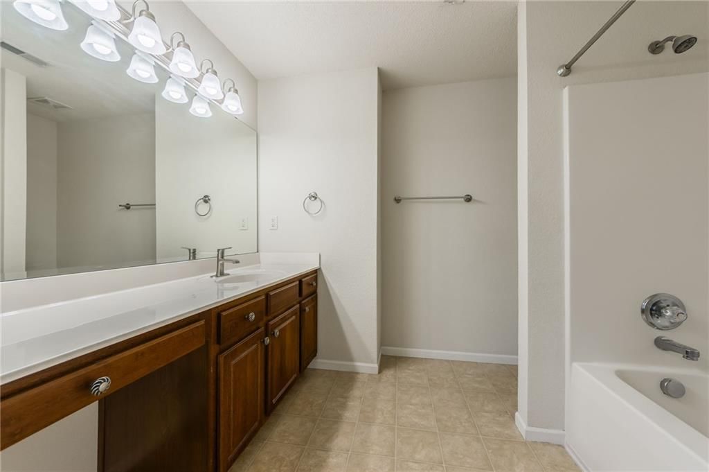 5512 NW Downing Street — photo 16