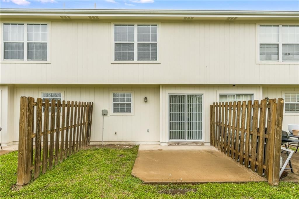 5512 NW Downing Street — photo 18