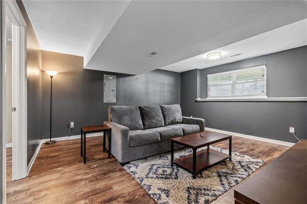 10939 N Randolph Avenue — photo 23