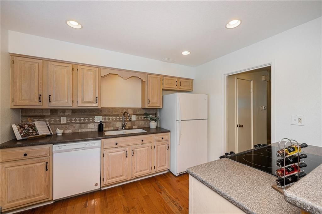 9666 Wedd Drive — photo 7