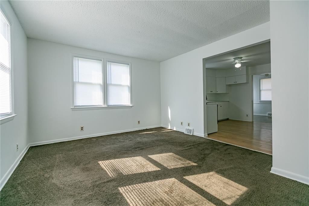 6936 Kensington Avenue — photo 2