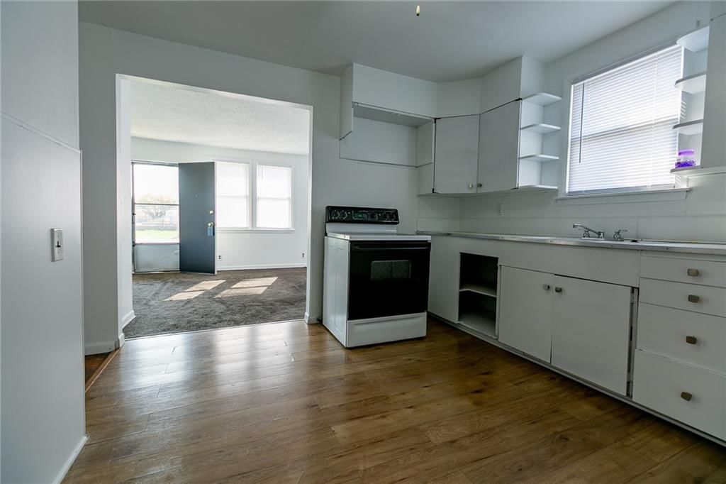 6936 Kensington Avenue — photo 4