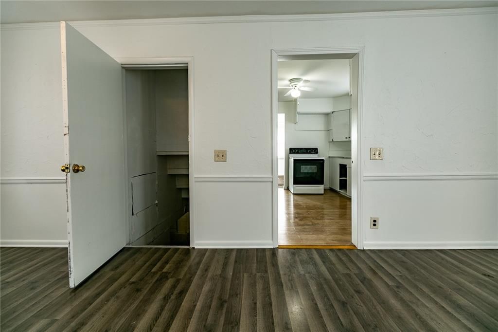 6936 Kensington Avenue — photo 10