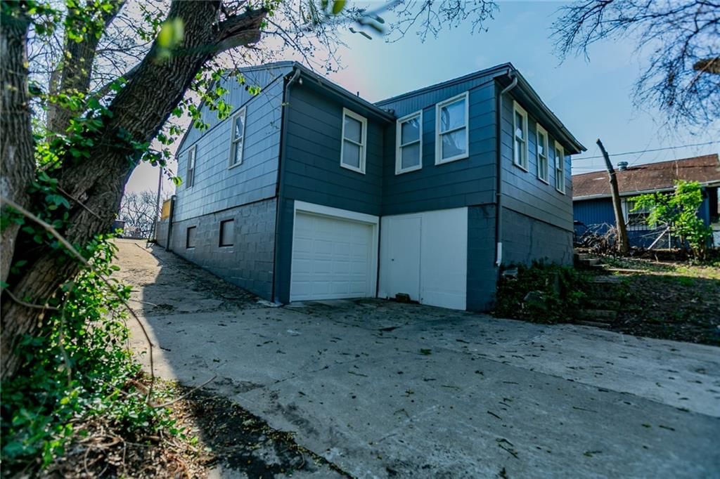 6936 Kensington Avenue — photo 16