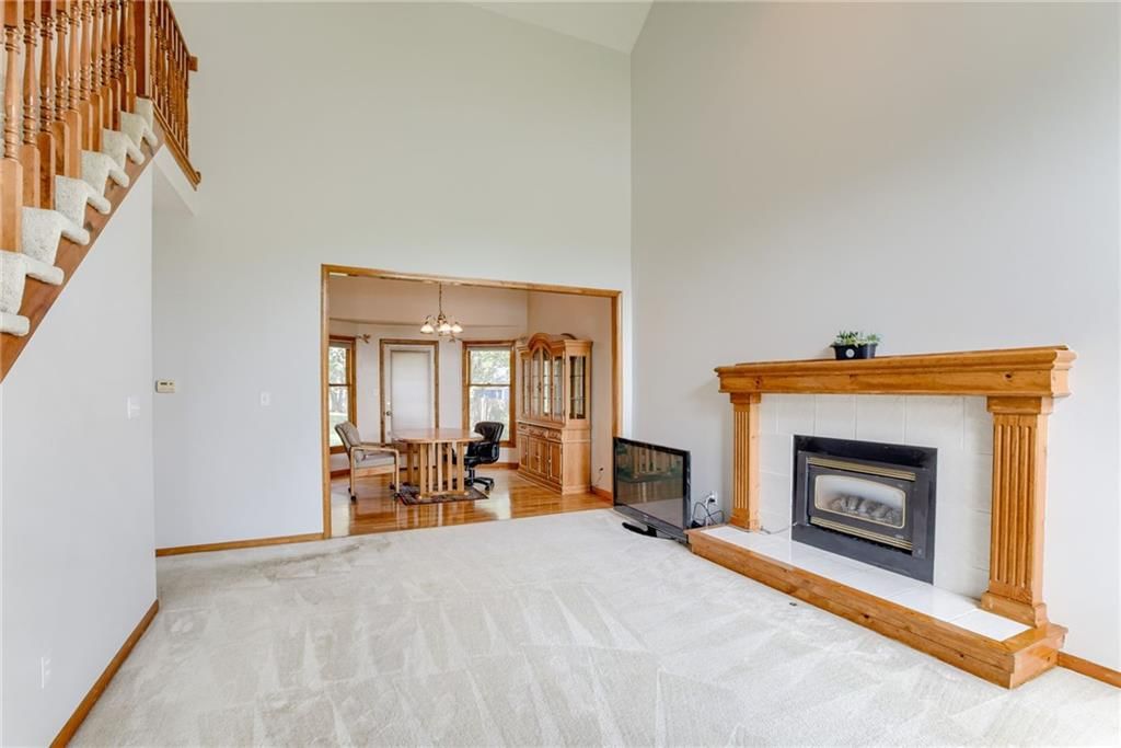 240 NE Victoria Place — photo 5