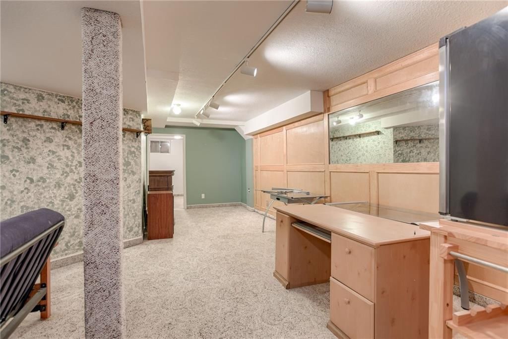240 NE Victoria Place — photo 21