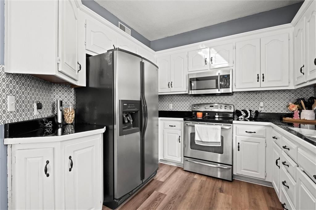 705 Redbud Drive — photo 10