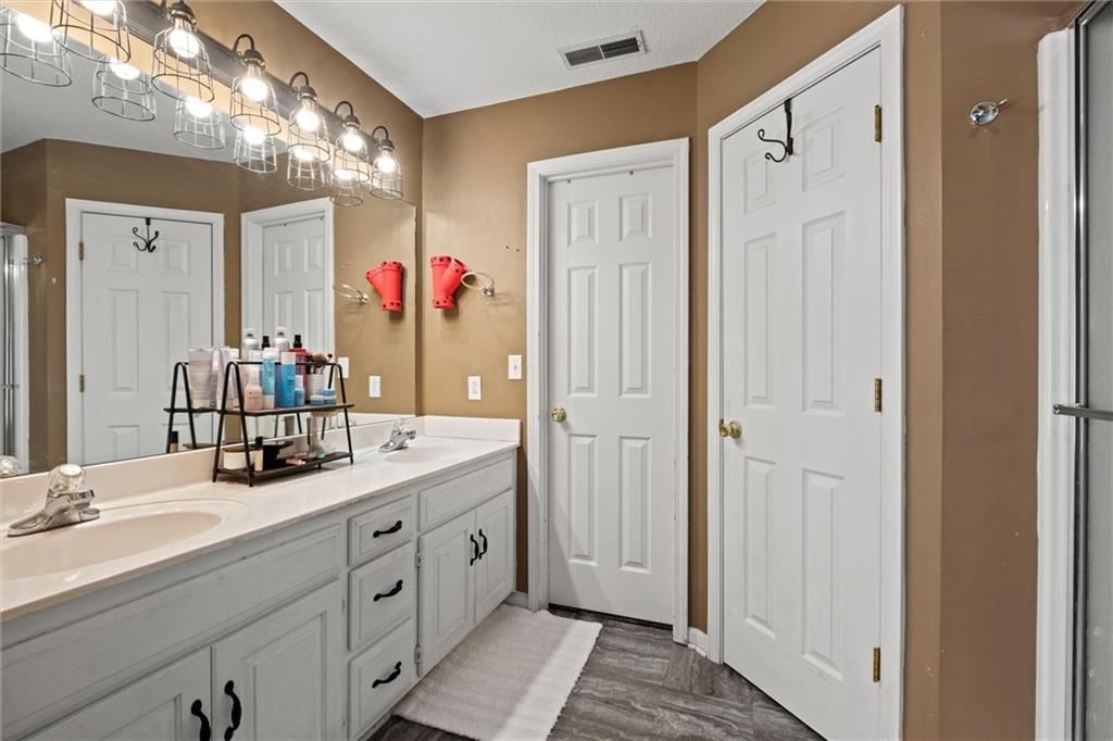 705 Redbud Drive — photo 18