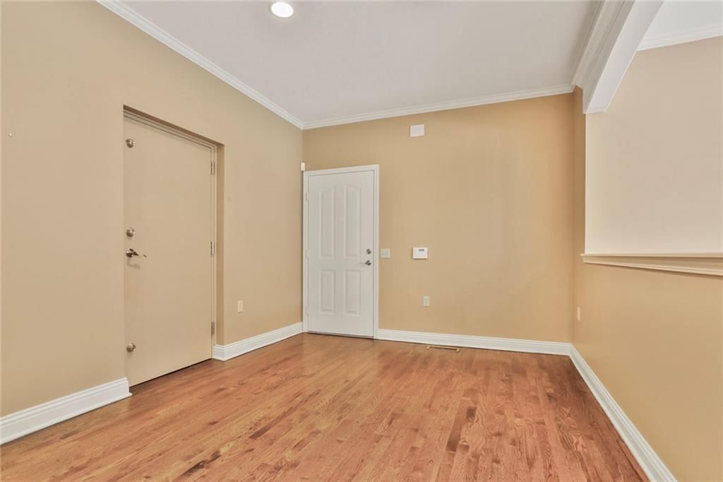 Photo 11 of 20 - 5428 W 145th Terrace