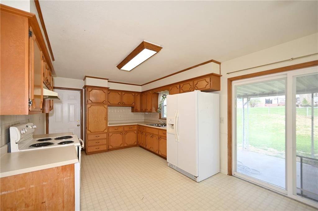 8719 N Charlotte Street — photo 8