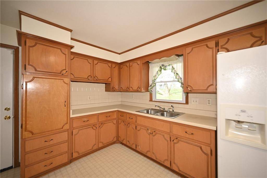 8719 N Charlotte Street — photo 10