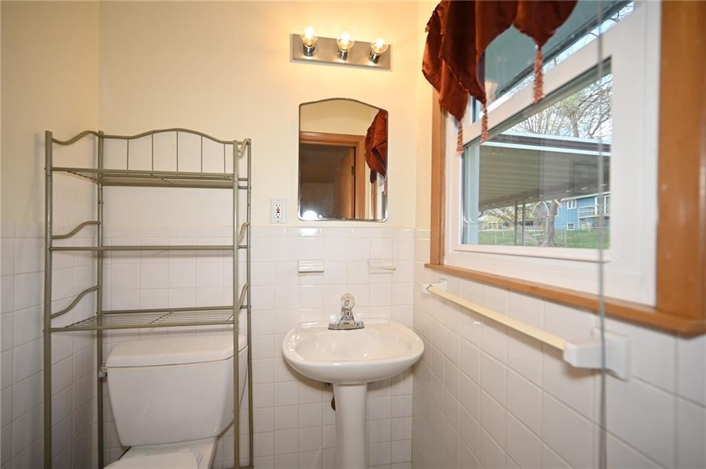 8719 N Charlotte Street — photo 15