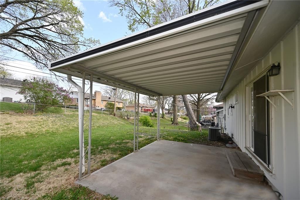 8719 N Charlotte Street — photo 26