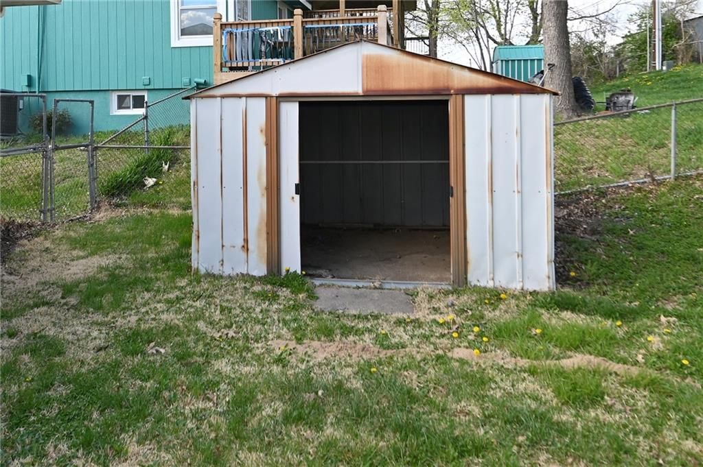 8719 N Charlotte Street — photo 27