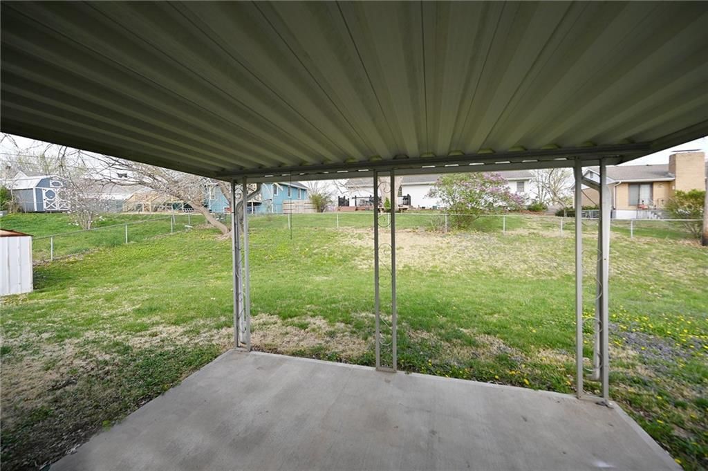 8719 N Charlotte Street — photo 28