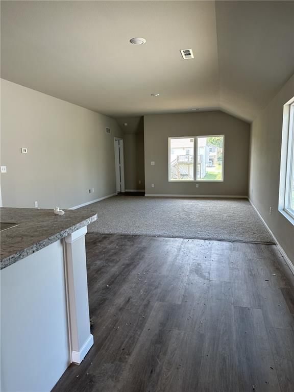 Photo 3 of 11 - 2107 Brook Ridge Circle