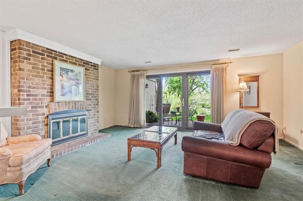 10746 Glenwood Street — photo 10