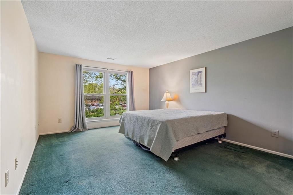 10746 Glenwood Street — photo 11