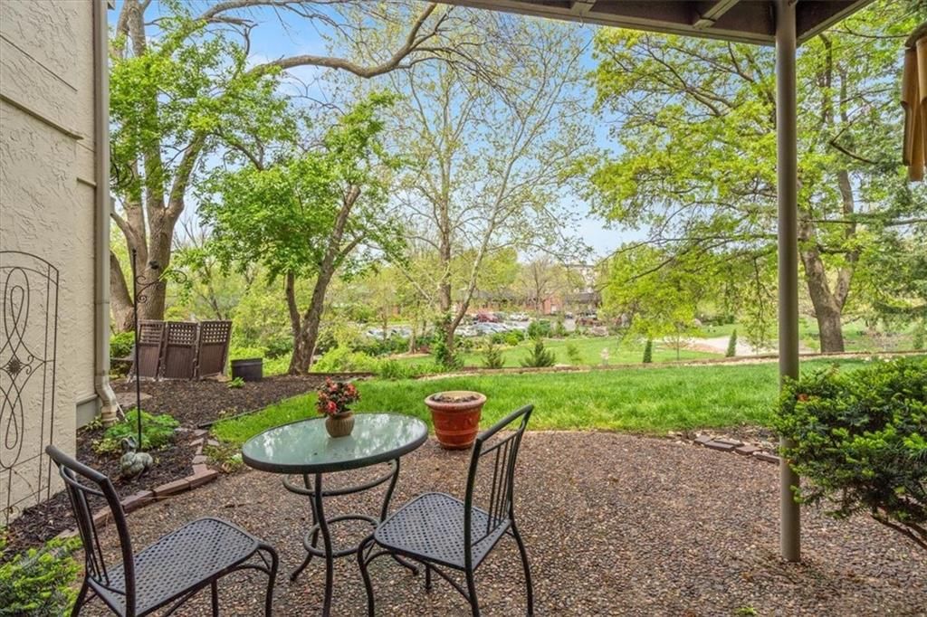 10746 Glenwood Street — photo 15