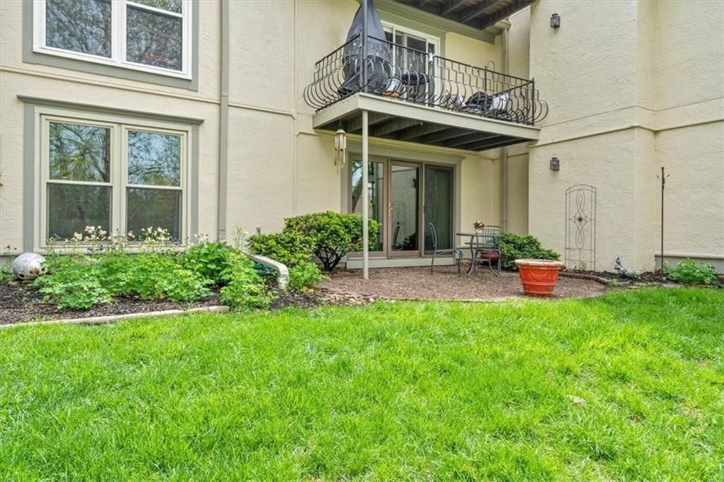 10746 Glenwood Street — photo 16