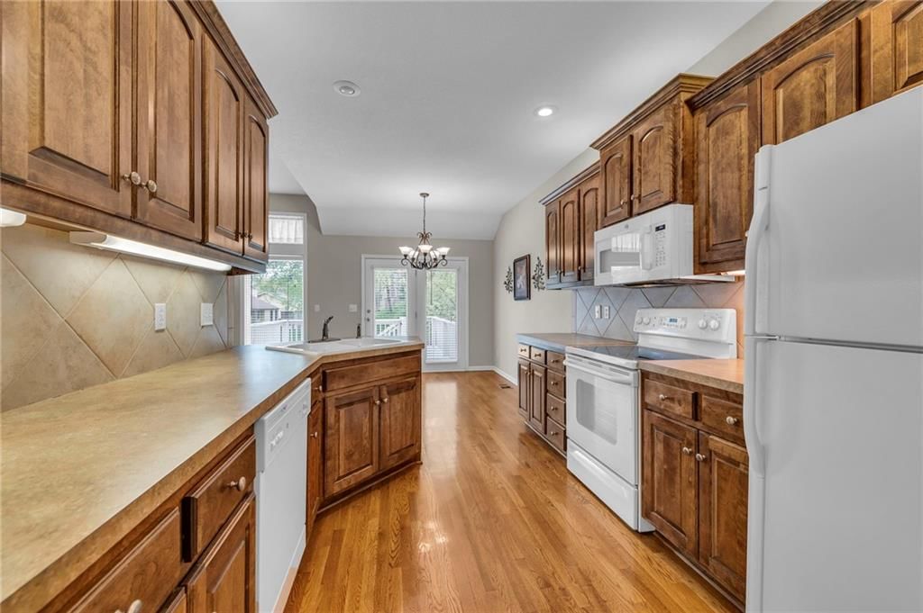 6511 N Strathbury Avenue — photo 11
