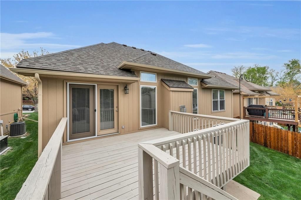 6511 N Strathbury Avenue — photo 23