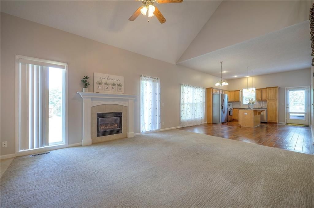 7323 Silverheel Street — photo 4
