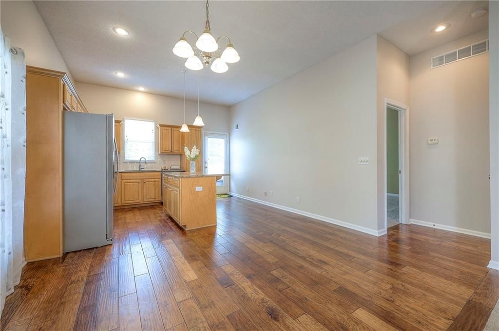 7323 Silverheel Street — photo 8