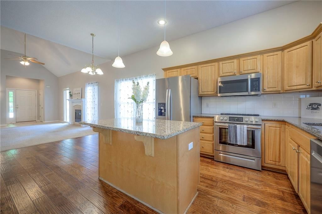 7323 Silverheel Street — photo 9