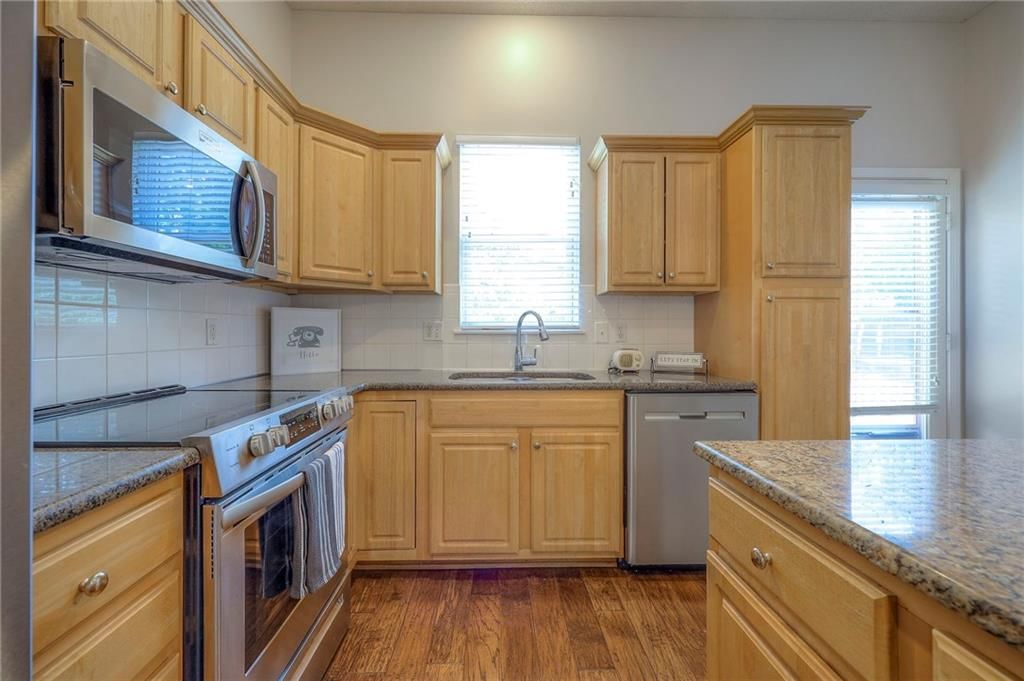 7323 Silverheel Street — photo 12