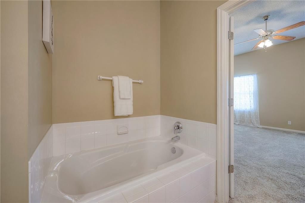 7323 Silverheel Street — photo 14